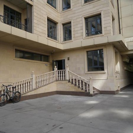 Nice And Comfortable Apartment In The Downtown Of Bishkek Exterior photo