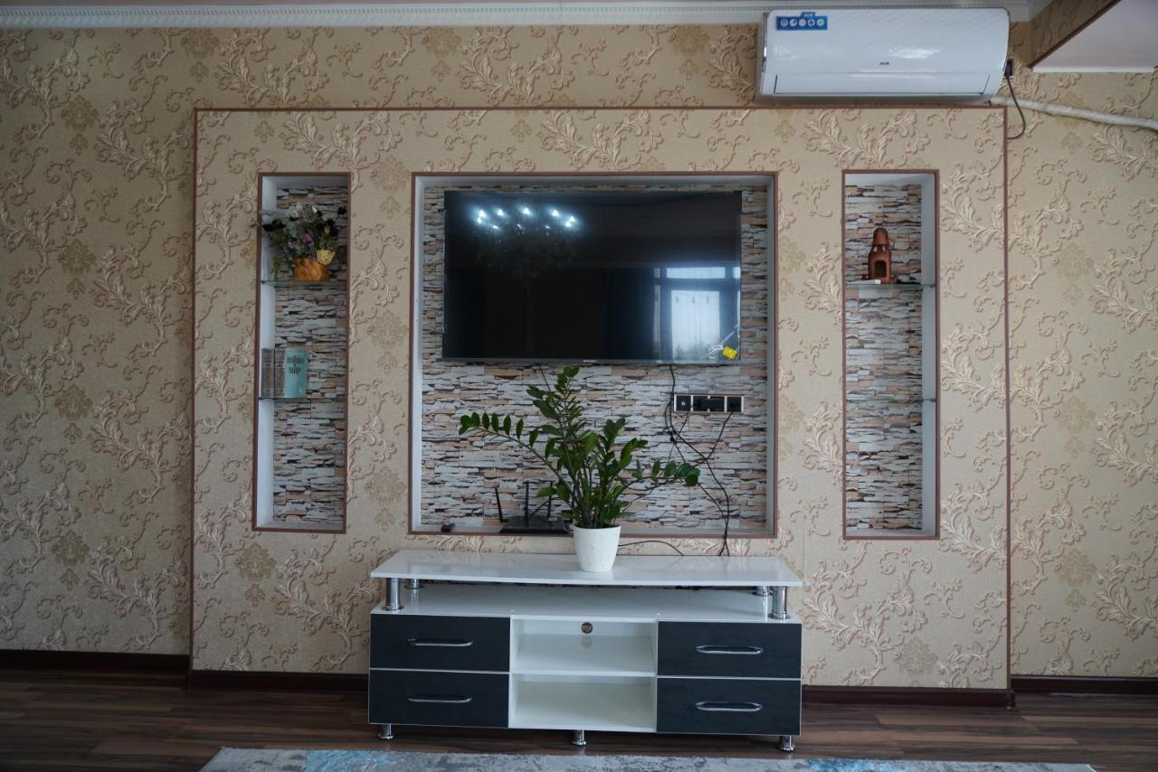 Nice And Comfortable Apartment In The Downtown Of Bishkek Exterior photo